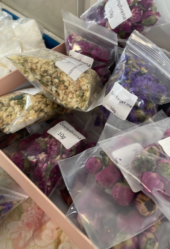 High-Quality Preserved Natural Dried Flowers for Candle Making photo review