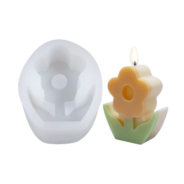 Christmas Eve Apple-Shaped Silicone Candle Mold - Image 10