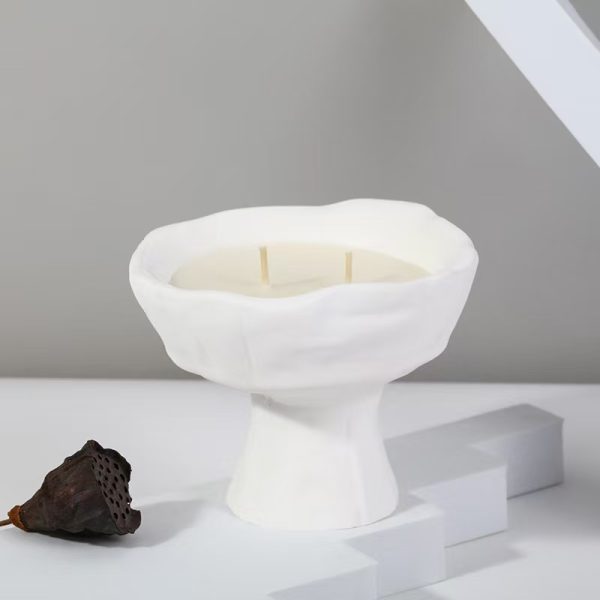 Luxury Goblet Soy Scented Candle – Elegant Plaster Design - Image 2