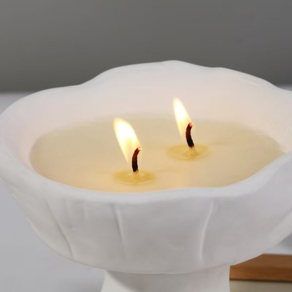 Luxury Goblet Soy Scented Candle – Elegant Plaster Design - Image 3