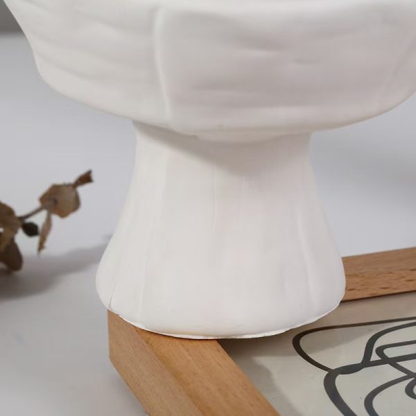 Luxury Goblet Soy Scented Candle – Elegant Plaster Design - Image 4